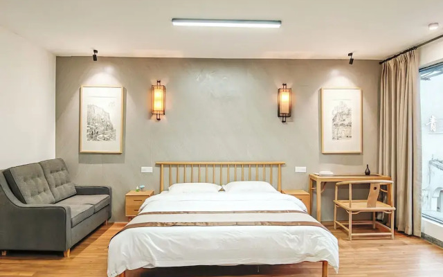 Castle peak yard Inn Guilin