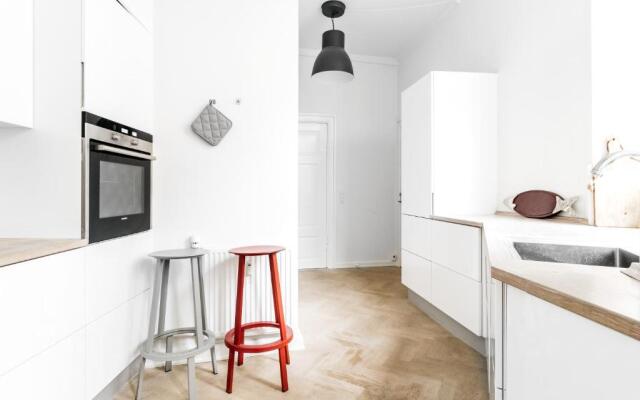 Lavish 4BR Flat in the Heart of CPH by The Canals