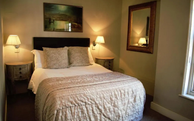 The White Horse & Griffin