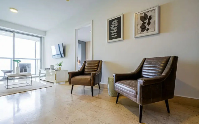 w Prestigious 1BR w Fantastic Balcony in YOO