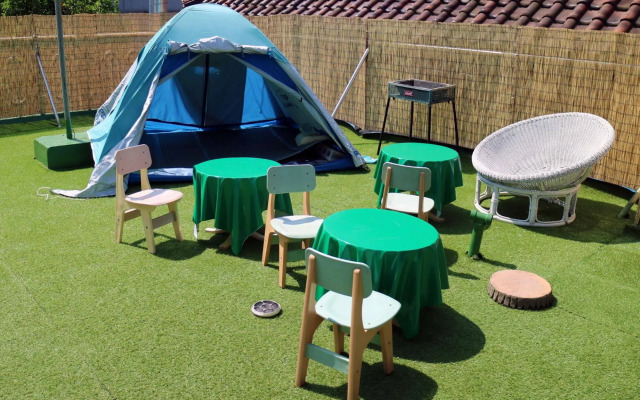 Crossroad Backpackers