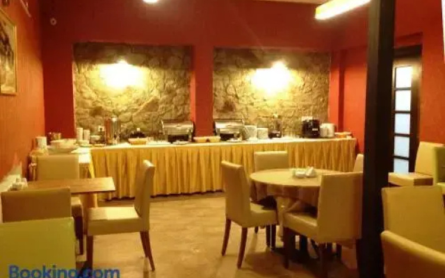 Edelweiss Hotel