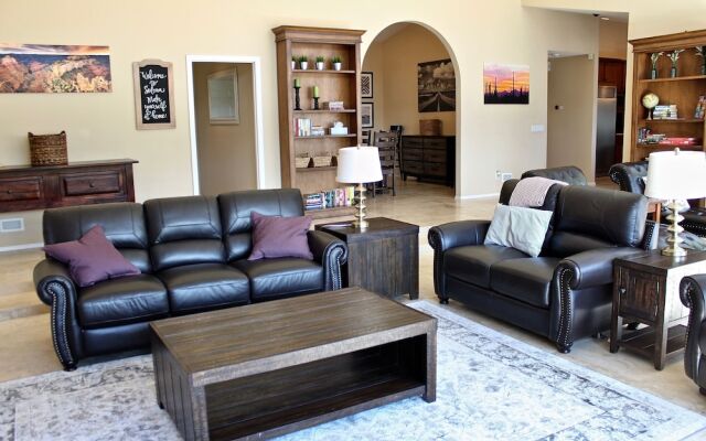 Sedona Show Off - Sleeps 14
