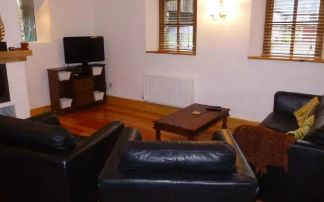 Belan Lodge - Courtyard Accommodation,"The Ernest Henry"