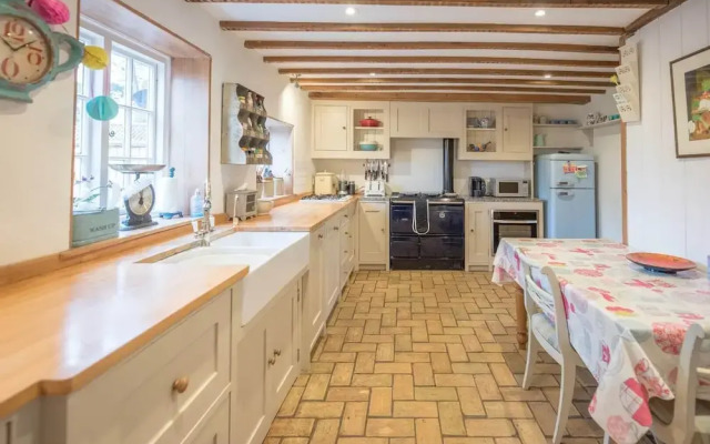 46 Ivy Cottage