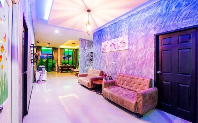 Grand Prix Pool Villa