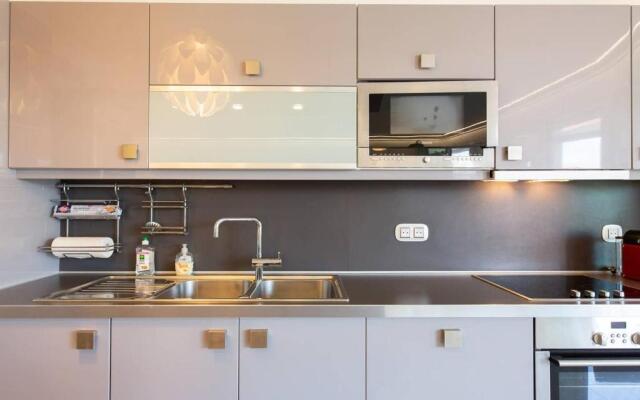 Martinez Hotel Area: Modern 3 Bedrooms W/ Terrace