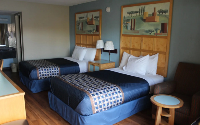 Tampa Inn - Near Busch Gardens