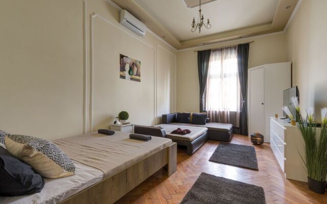 Real Apartments Andrassy