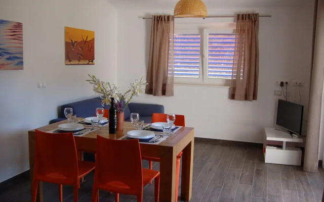 Comfortable Apartment With Roof Terrace and Sea View