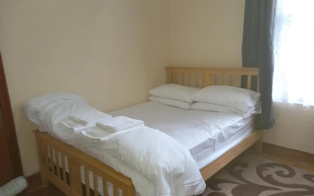 Bubblesbnb- 4 Bedroom House