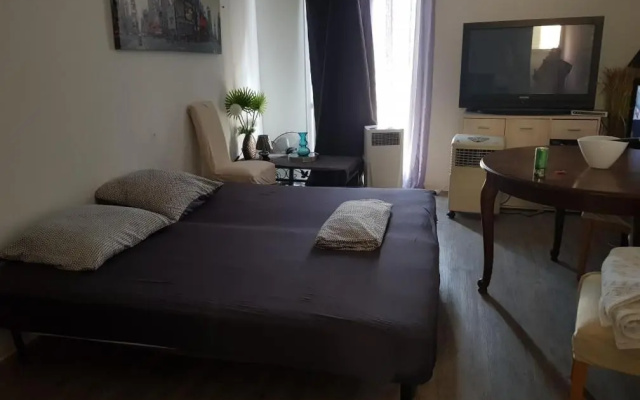AJACCIO / CENTRE VILLE / PORT 2mn / PARKING PROCHE/ TOUTES COMMODITES