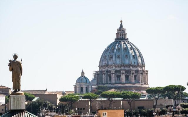 Expeditus VATICAN Luxury Suites SAINT PETER'S VIEW