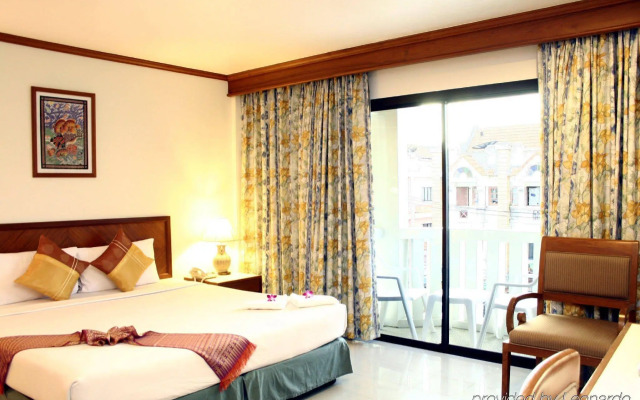 Rattana Beach Hotel