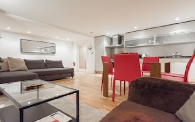 Bright and Beautiful Bayswater 2 Bed Apartment