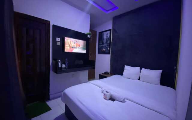Global Signature Hotel and Resort