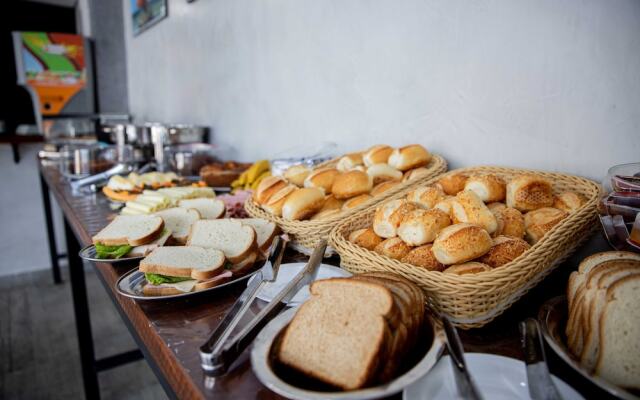 Cadiz Pousada e Lazer