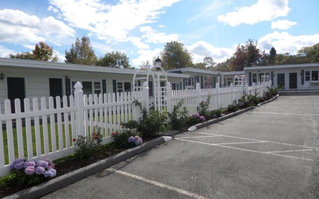 Claddagh Motel & Suites