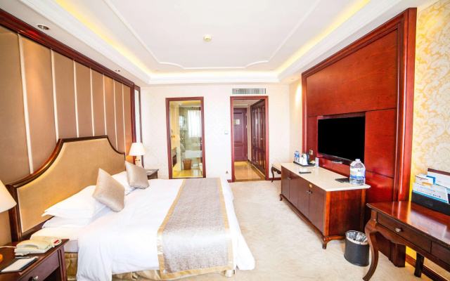 Howard Johnson By Wyndham Domando Plaza Wulanchabu – Guest Rooms – Qahar Right Front Banner