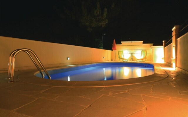 Beautiful Home in Brodarica With Wifi and 6 Bedrooms