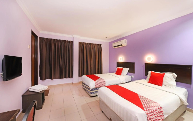 Super OYO 473 Comfort Hotel 2