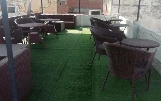 Joey's Hostel Agra
