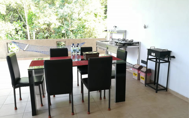 Thilini Hotel Apartment