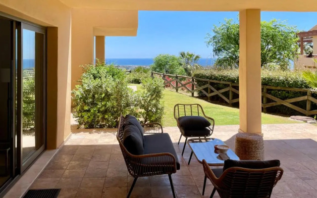Modern and luxurious holiday home with sea views in Benahavís