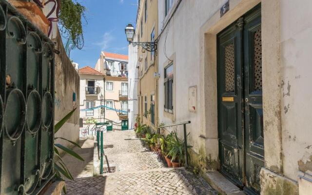 Alfama Vintage Studio Apartment w/ RiverView - by LU Holidays