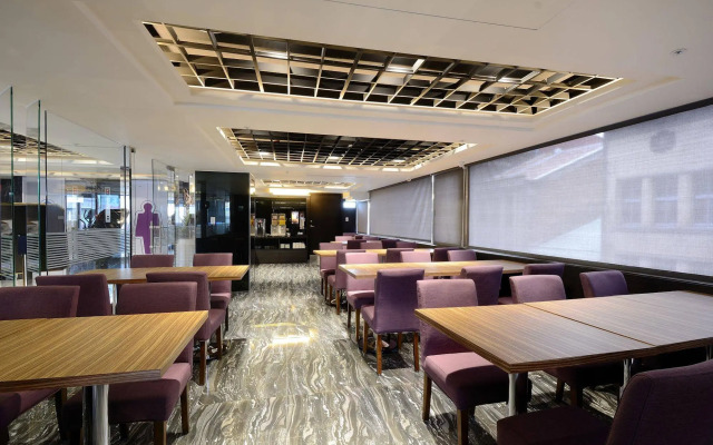 V one Hotel