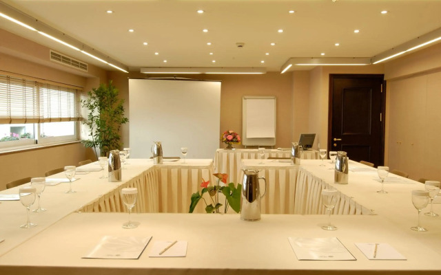 Hera Hotel