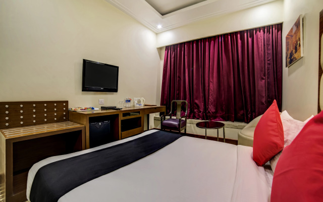 New Haven Hotel Greater Kailash by OYO