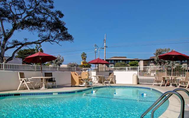 Motel 6 Monterey, CA