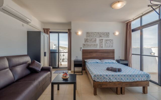 Seashells Studio Seaview terrace by Getaways Malta