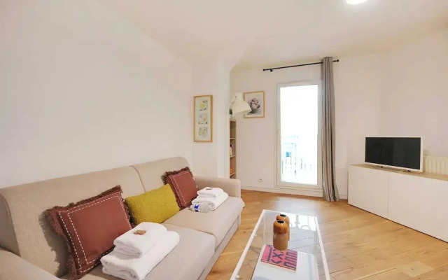 Bright, Modern Studio for 2P - La Defense