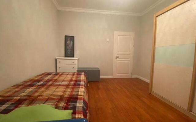 Cozy 2 bedroom apartment in city heart