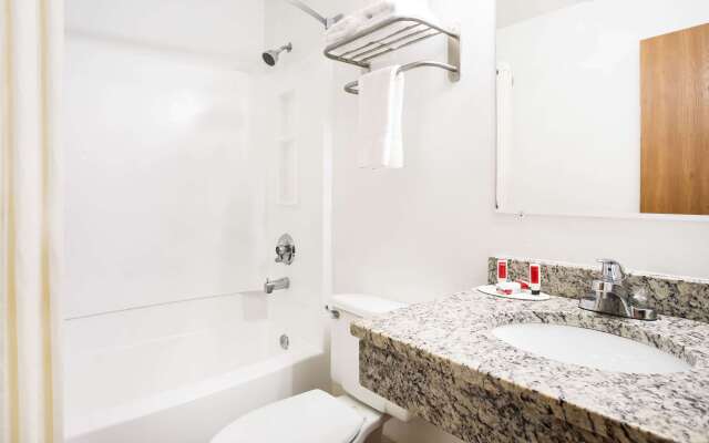 Super 8 by Wyndham Chester/Richmond Area