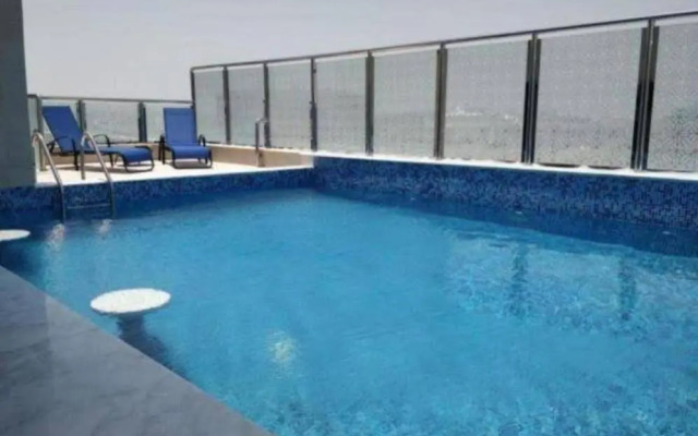 Lian Park Hotel