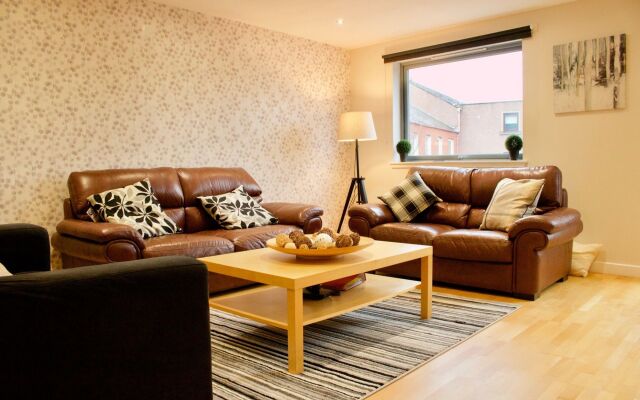 3 Bedroom Duplex Apartment In Edinburgh