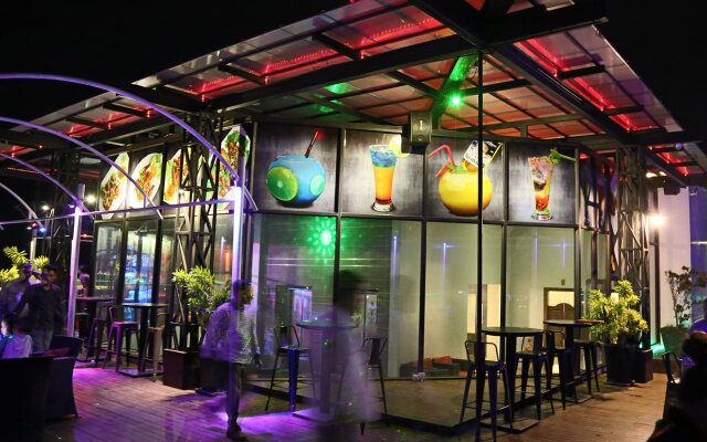 Yeak Loam Hotel