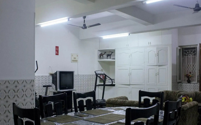 Rose Flower Service Apartment by OYO Rooms