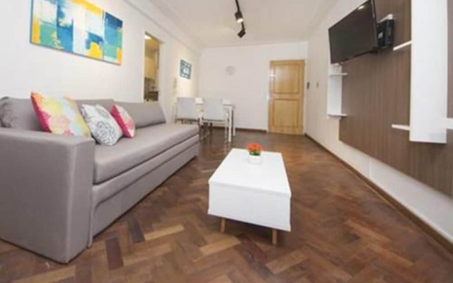 27 de Abril Apartment 25W