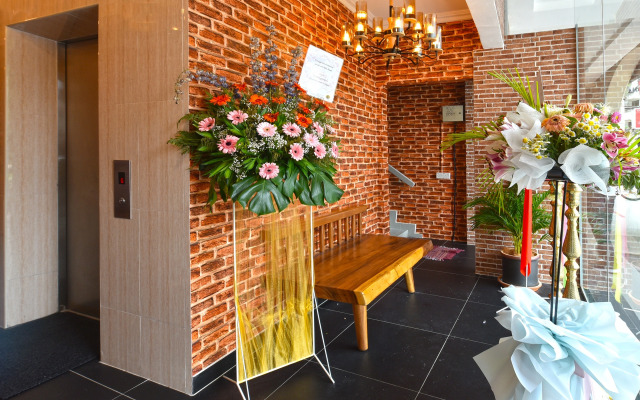 OYO 90572 J Hotel Masjid India