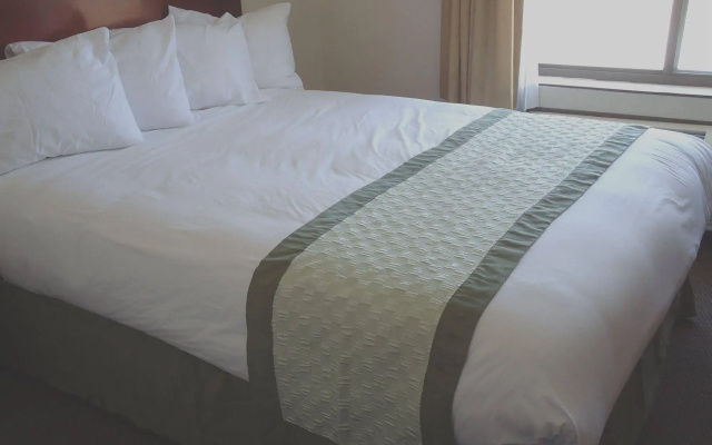 Town House Extended Stay Hotel Downtown