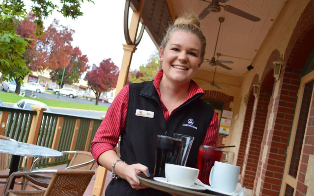 Loxton Community Hotel Motel
