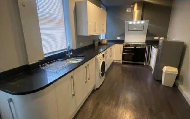 Beautiful 3-bed House in Preston