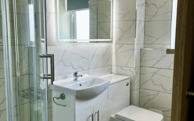 Manchester - 1 Bedroom - Sleeps 3 - Free Parking