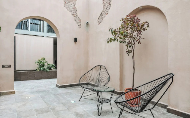 Primavera By Homirent