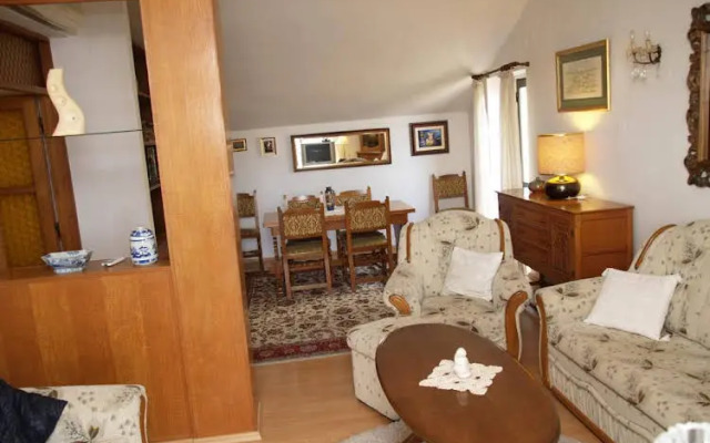 Two Palm Trees Apartment