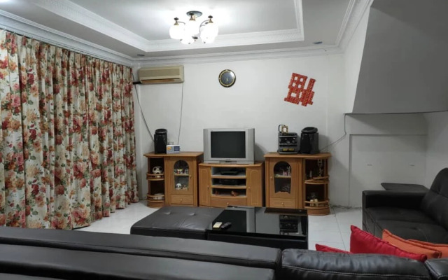 OYO 90310 E Homestay Permai Timur